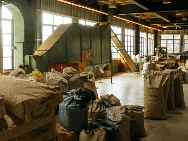 In-House vs. Outsourcing Bulk Material Conveying